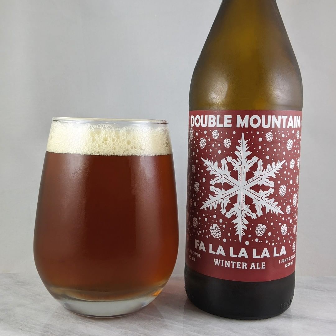 ????: Fa La La La La
?????: Winter Ale
???: 7.6%
???: 85
????: Centennial
———————————–
???????: Double Mountain Brewing – Hood River, OR
??????? ??: @doublemountain
———————————–
??????: 4/?
?????: For this style this is tasty. I went into it thinking it was going to be not my style but there’s no overly spice or weird holiday flavors. It’s a solid winter ale. Malty, not bitter and slightly sweet. Very nice. #sponsored
?????? ???: It’s certainly got the holiday feel down. 
????????: 18 days after date on bottle.